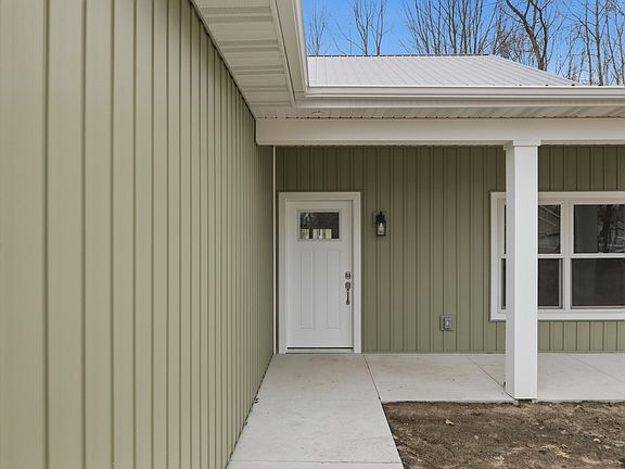 5th image of 9215 Edgewater Dr