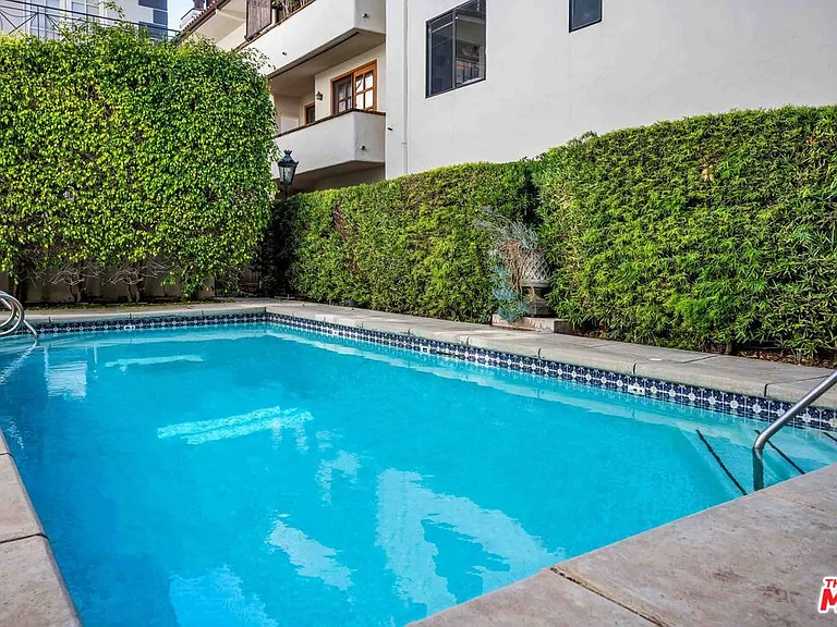 11745 Montana Ave #301 — Photo 24