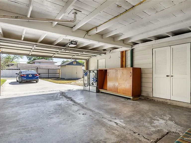 518 E Kelly Ave — Photo 22