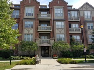 1914 Farnsworth Ln UNIT 207, Northbrook, IL 60062
