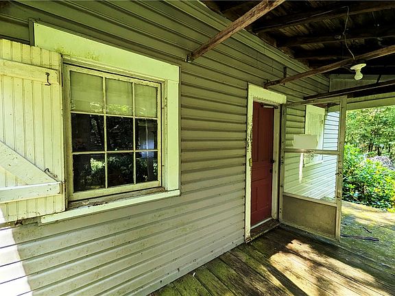 5th image of 164 Bailey Ave