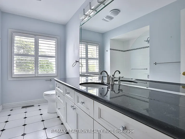 38 Gwendolen Cres — Photo 24