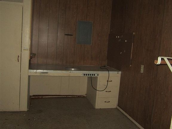 3rd image of 1856 N Willis St
