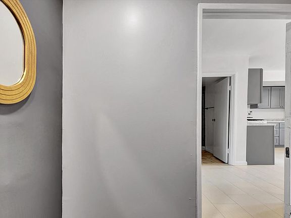 Welcome to apartment 3 - 3 bedrooms , 1 bathroom