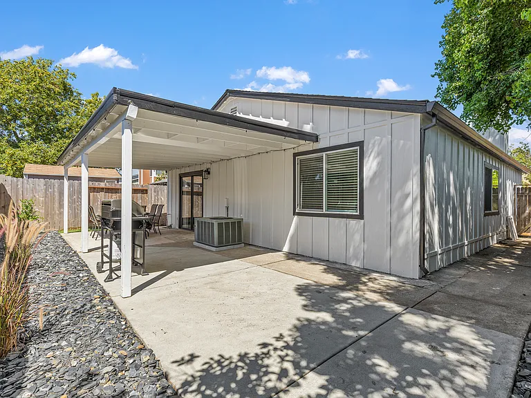 309 Hemphill Way — Photo 22