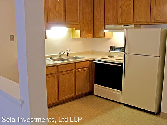 3rd image of 1565 Saint Paul Ave APT 3