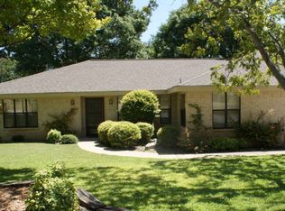 301 N Erin Dr, Kerrville, TX 78028