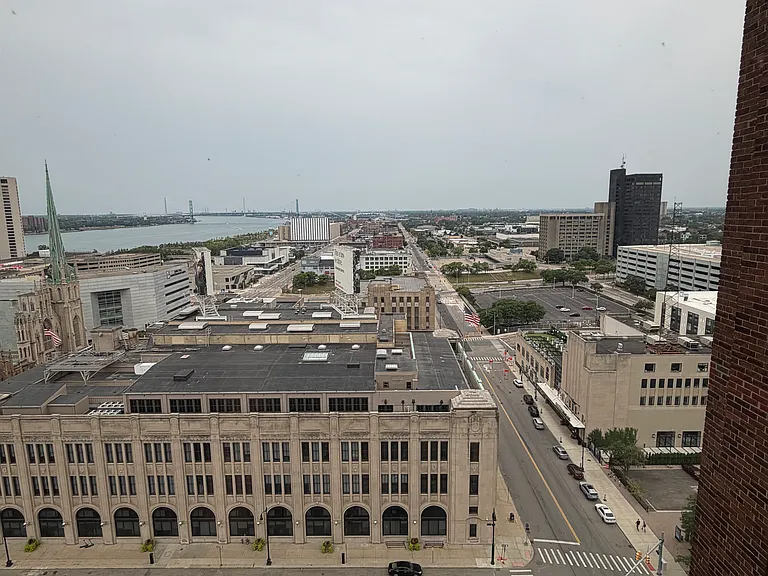 525 W Lafayette Blvd #16C — Photo 31