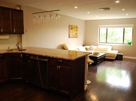 276B Chestnut Hill Ave