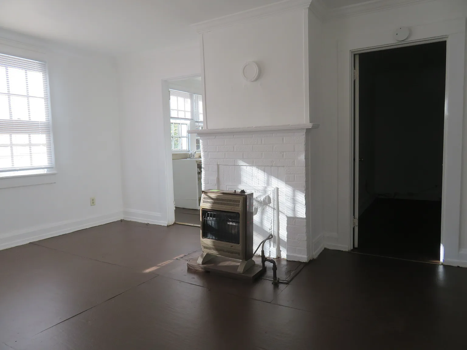 2 bed, 866 sqft, $695 — Photo 2