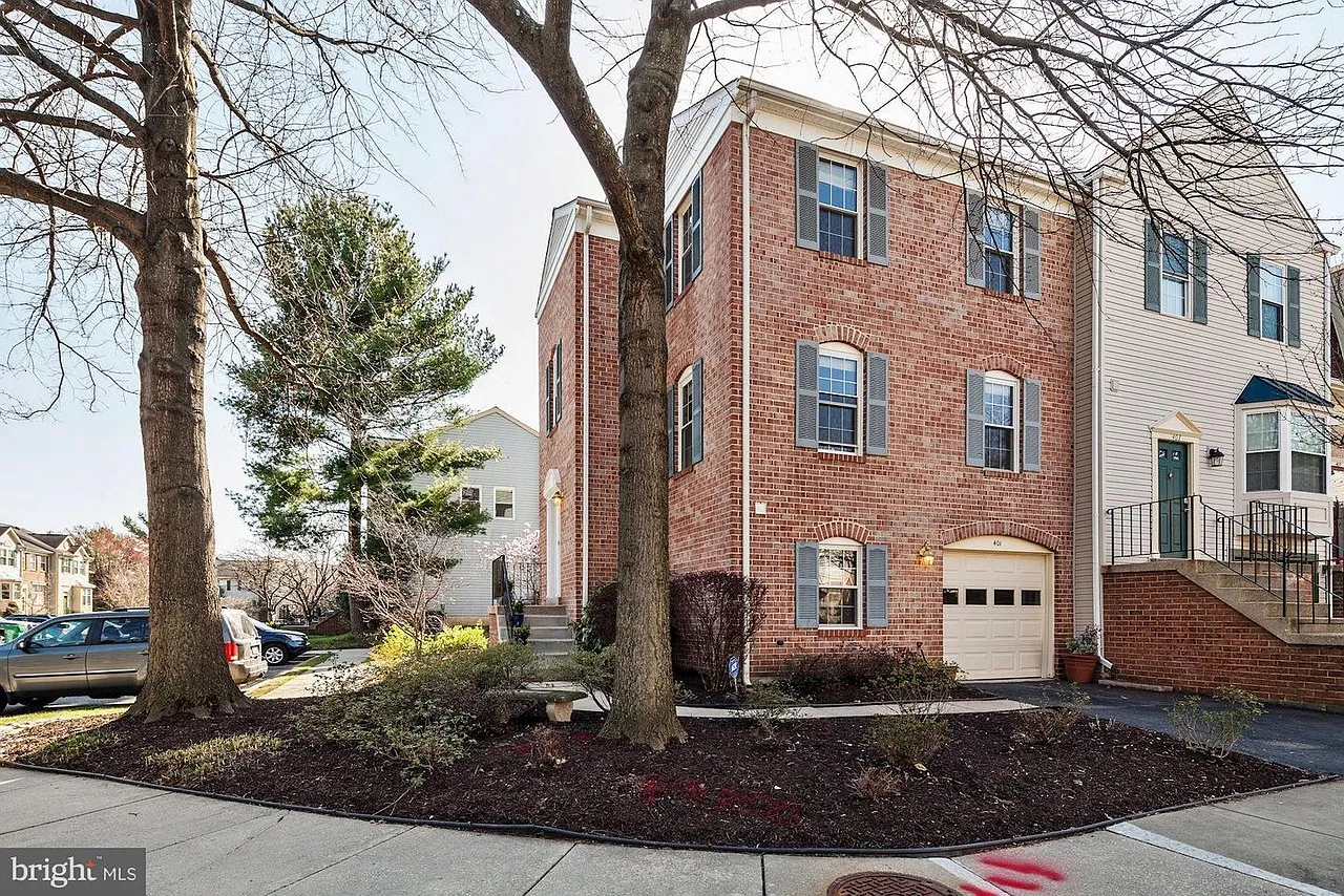 3 bed, 2100 sqft, $2,680 — Photo 1