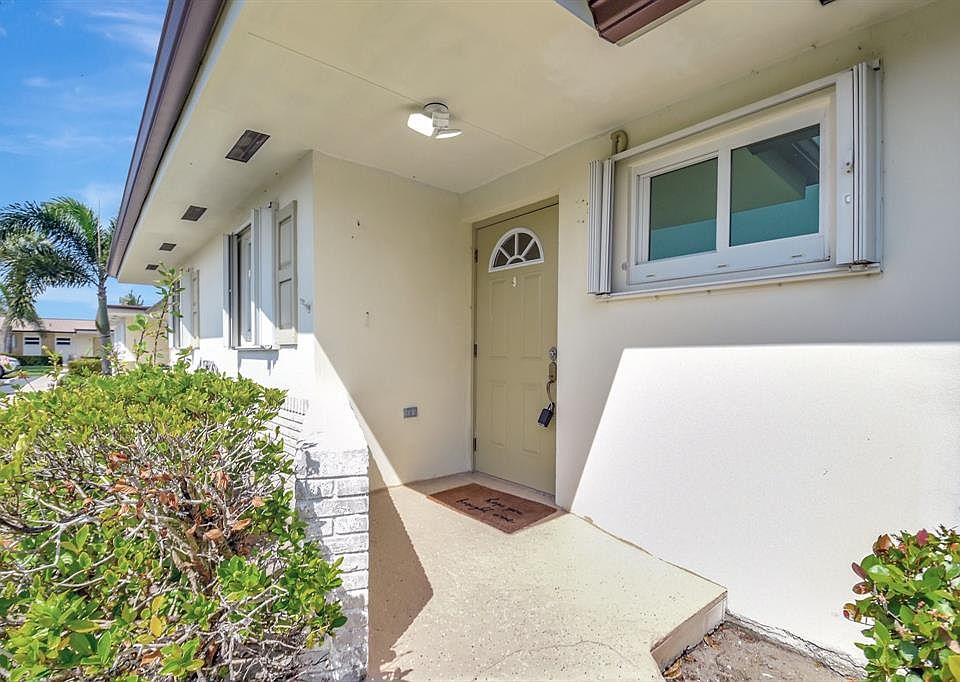 2884 Crosley Dr E #D, West Palm Beach, FL 33415 | Zillow
