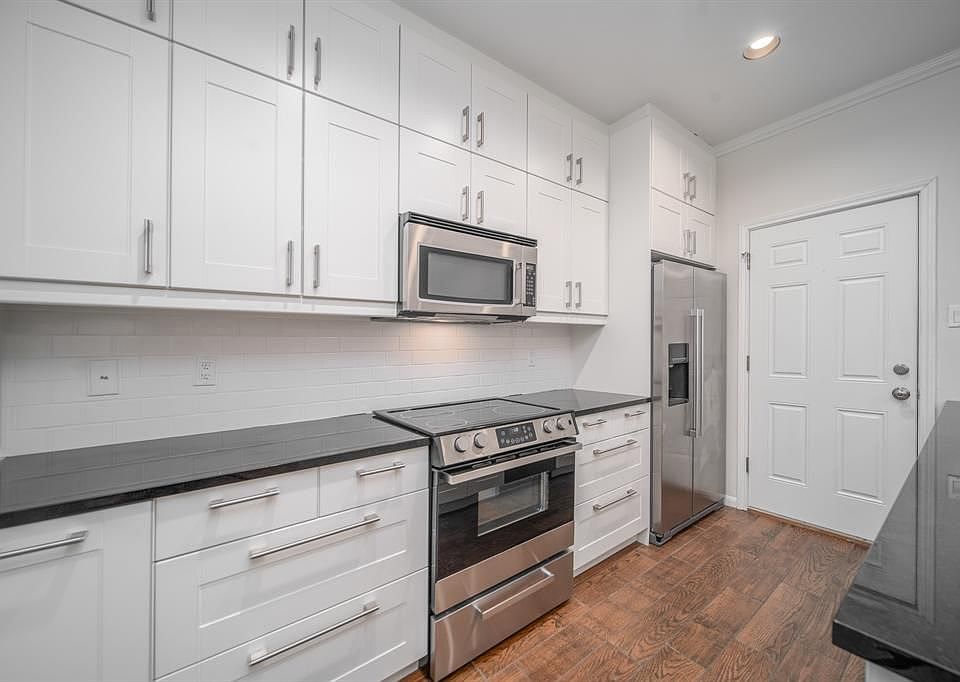 1st image of 1201 McDuffie St Unit 103