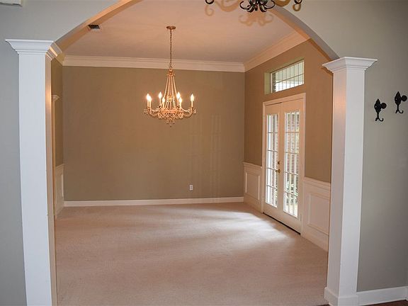 3rd image of 19 Knotty Pne