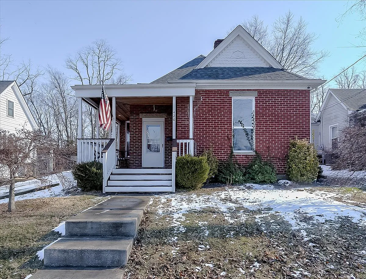 426 Dudley Ave photo 1
