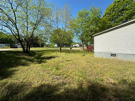 3rd image of 304 Manley Dr