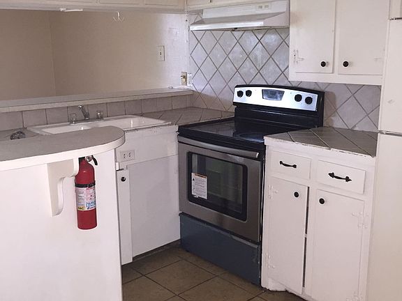 Another view of the kitchen
