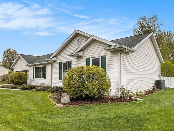3rd image of 52063 Windermere Dr