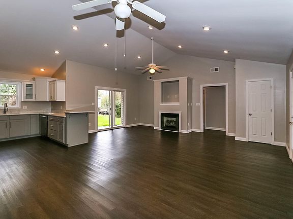 4th image of 125 S Park Ln