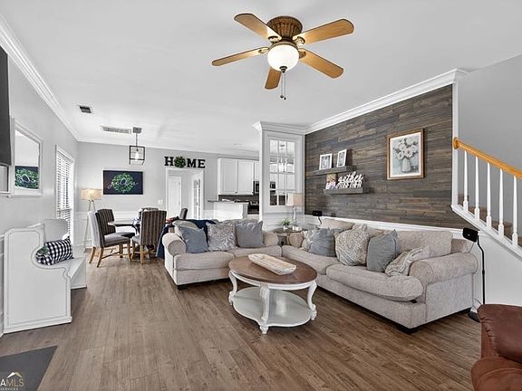 5th image of 200 Meadow Lake Dr