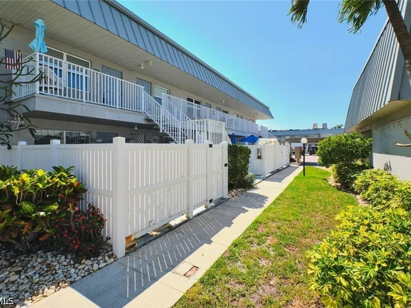 6777 Winkler Rd #228, Fort Myers, FL 33919