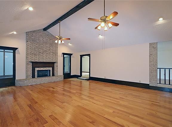 3rd image of 5 Bourg Ct