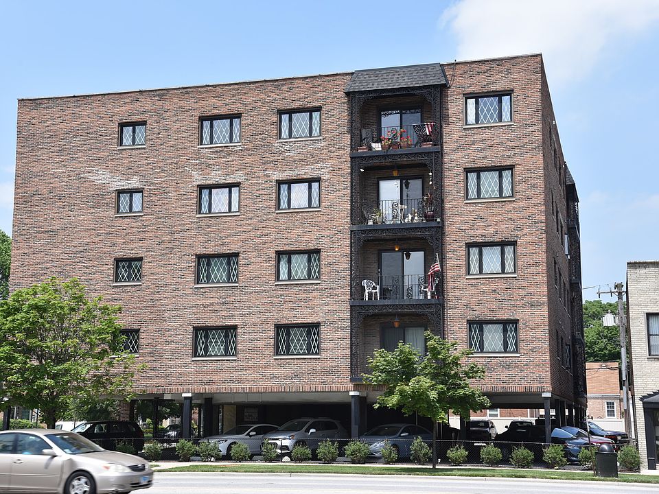 1st image of 1601 N 76th Ct APT 305
