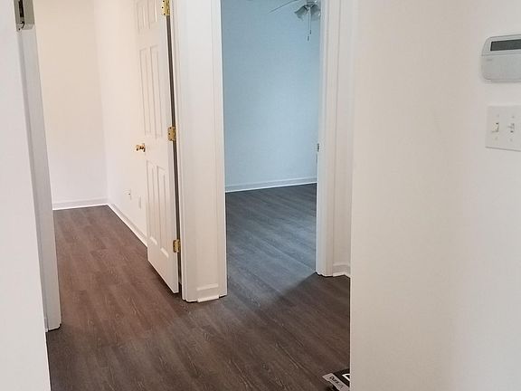 5th image of 5526 N Broadway St