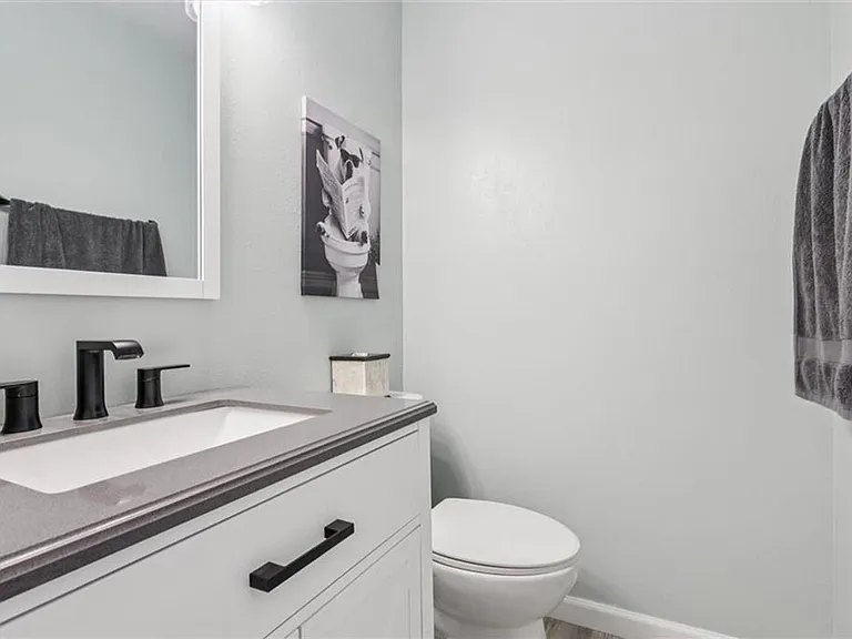 334 N 1st St #18 — Photo 12