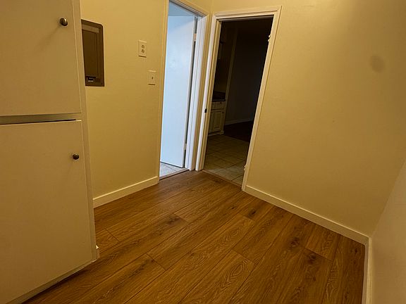 5th image of 335 Cedar Ave Unit 403