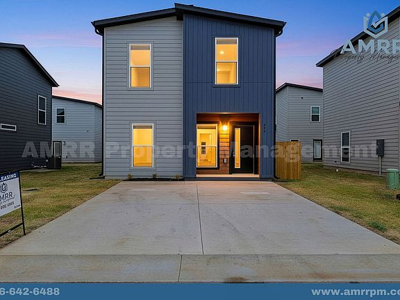 2nd image of 520 Solar St