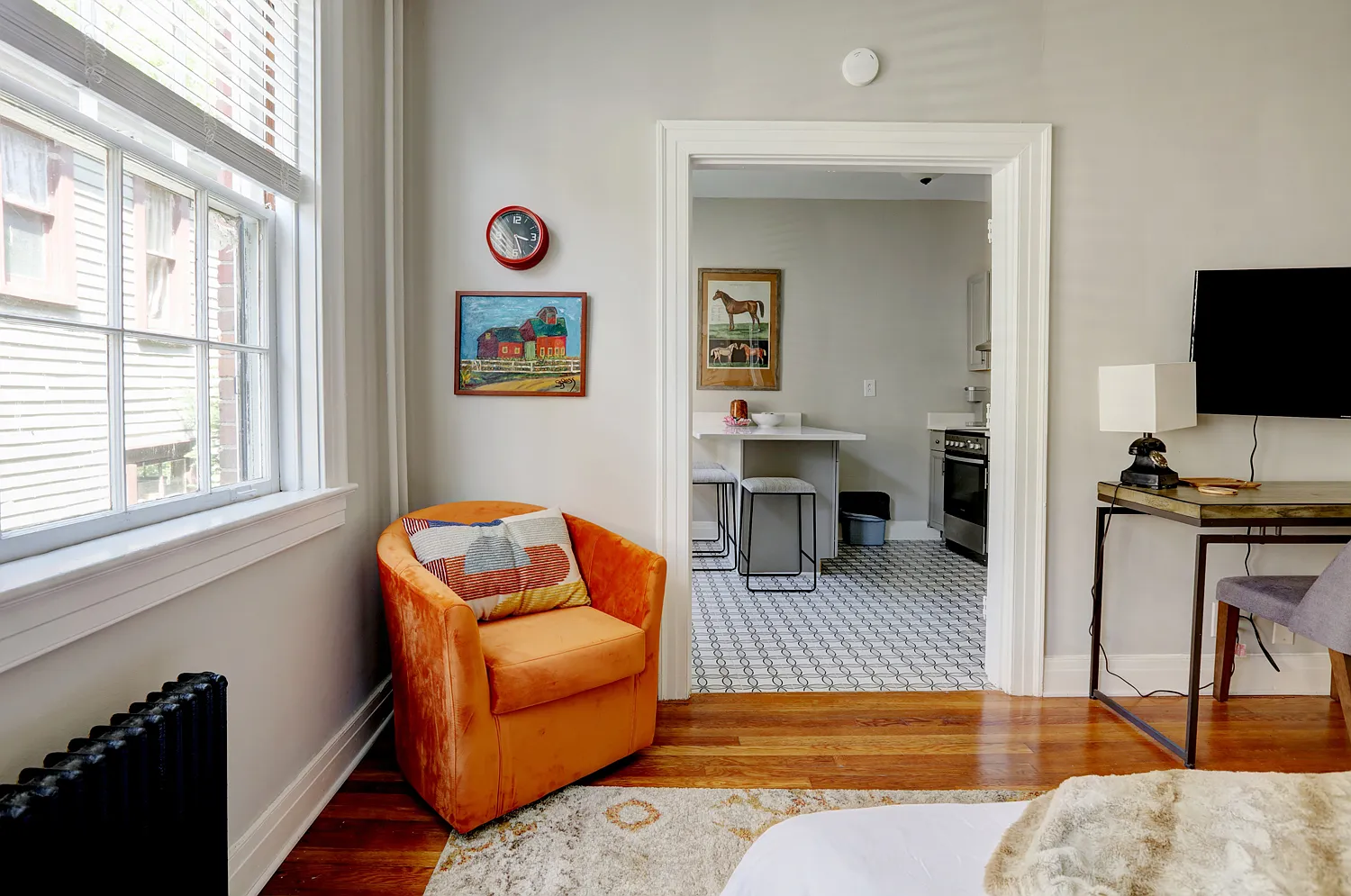 Studio, 416 sqft, $1,695 — Photo 3
