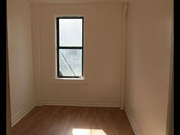 3rd image of 379 Irving Ave #2D