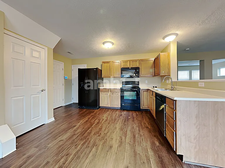 6580 Riverview Ave — Photo 3
