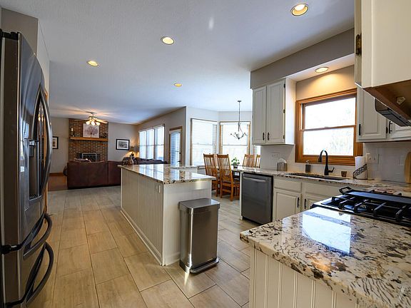 4th image of 370 Beecher Rd