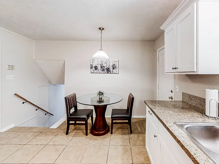 Heron Dr — Photo 8