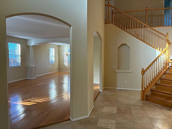 5th image of 875 Shepard Crest Dr