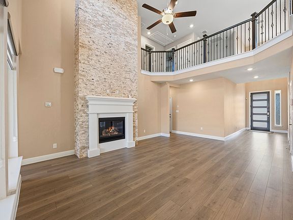 2nd image of 210 Indigo Dr