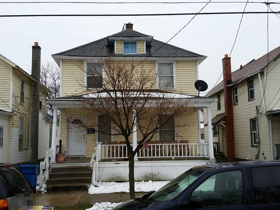 1st image of 1016 1st St NW