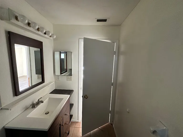 6535 Waterford Cir — Photo 25