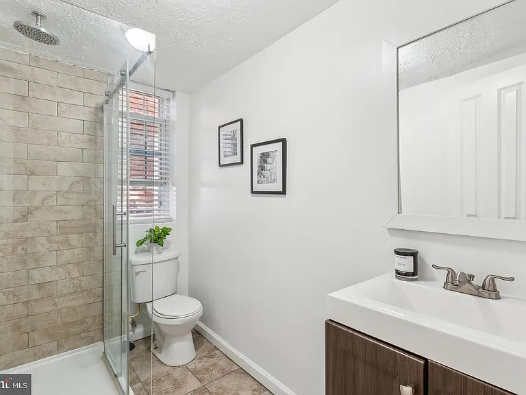 1267 Morse St NE — Photo 9