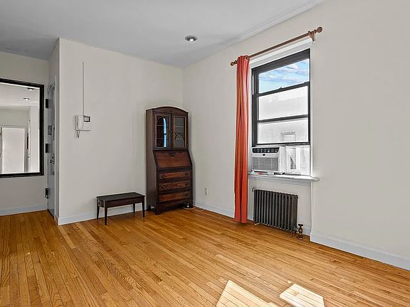 3rd image of 21-37 33rd St APT 5B