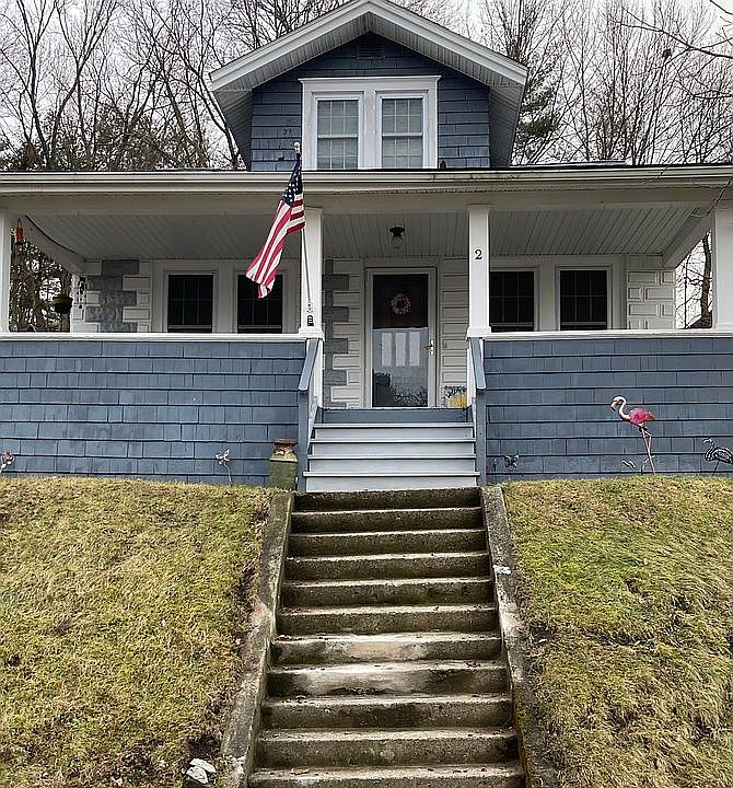 1st image of 2 Phinn Ave