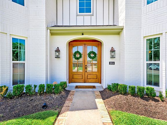 2nd image of 2814 Round Tower Ln