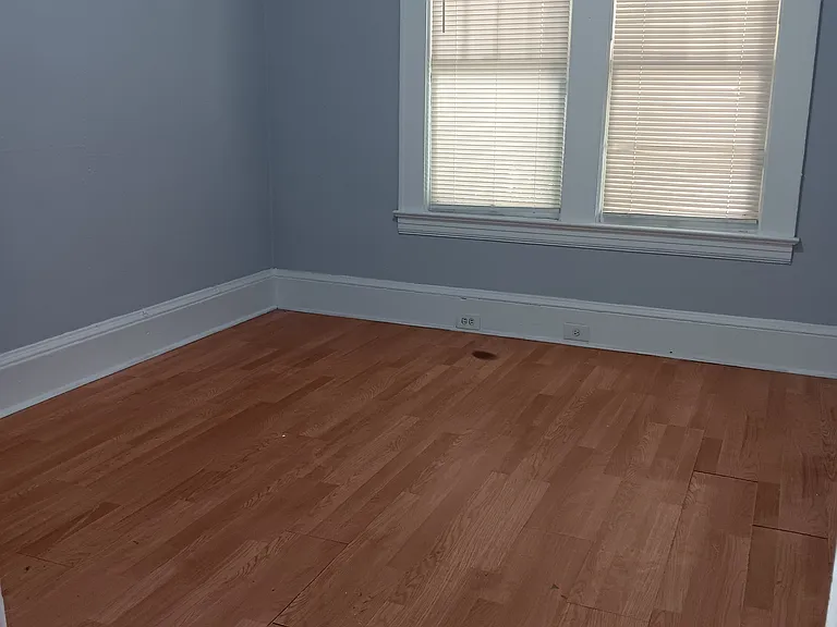 2938 Thomas St — Photo 7