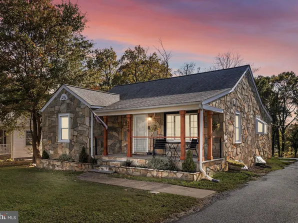 226 Hillcrest Dr, Fredericksburg, VA 22401