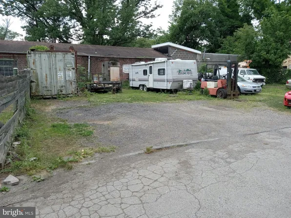 6012 Concord St, Philadelphia, PA 19144