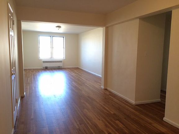 2nd image of 350 Sterling St #El