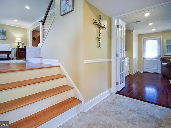 4th image of 708 Lincoln Dr