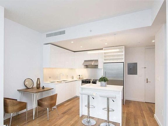3rd image of 436 Albee Sq APT 23E